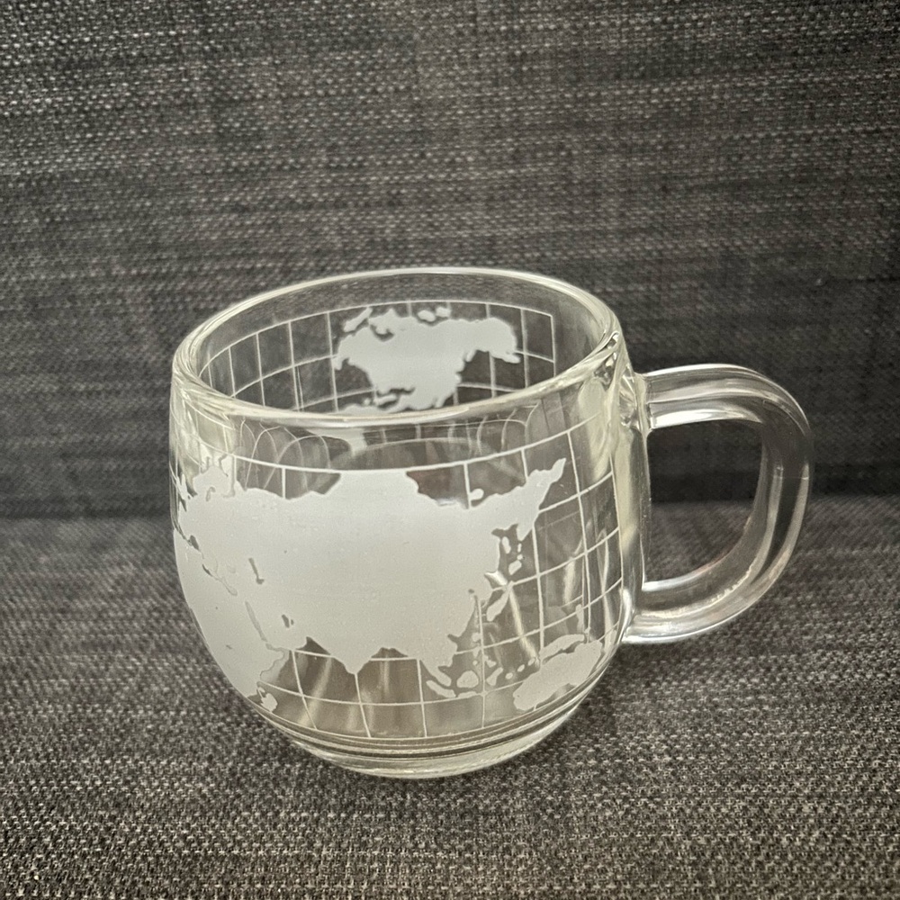 VINTAGE 1970’s Nestle Etched Globe Glass Mug